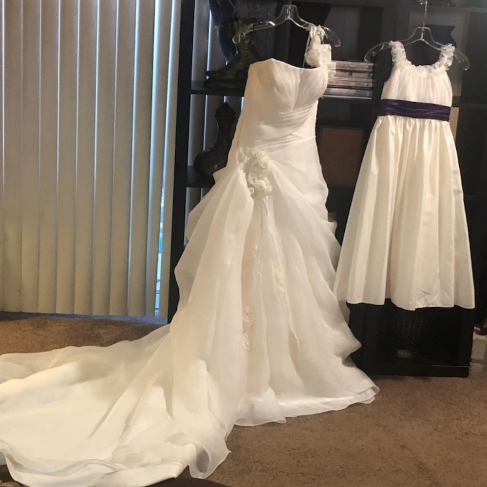 Beautiful wedding dress and flower girl dress Ivory color